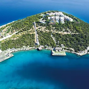 Курортный комплекс Hilton Bodrum Turkbuku &